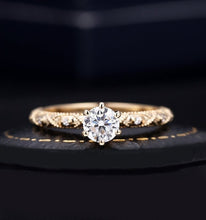 画像をギャラリービューアに読み込む, Vintage Engagement Antique Moissanite Round Cut Ring Diamond