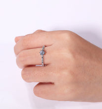画像をギャラリービューアに読み込む, Vintage Engagement Antique Moissanite Round Cut Ring Diamond