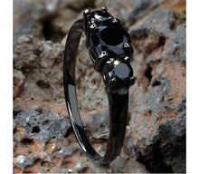 画像をギャラリービューアに読み込む, Unique CZ Black Diamond Solitaire Wedding Band