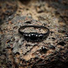 画像をギャラリービューアに読み込む, Unique CZ Black Diamond Solitaire Wedding Band
