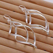 画像をギャラリービューアに読み込む, Sterling Silver Interlocking Diamond Spirals Earrings

