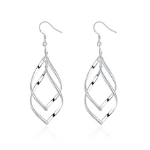 画像をギャラリービューアに読み込む, Sterling Silver Interlocking Diamond Spirals Earrings
