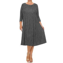 画像をギャラリービューアに読み込む, Moa Round Neck 3/4 Sleeves Polka Dot Maxi Dress
